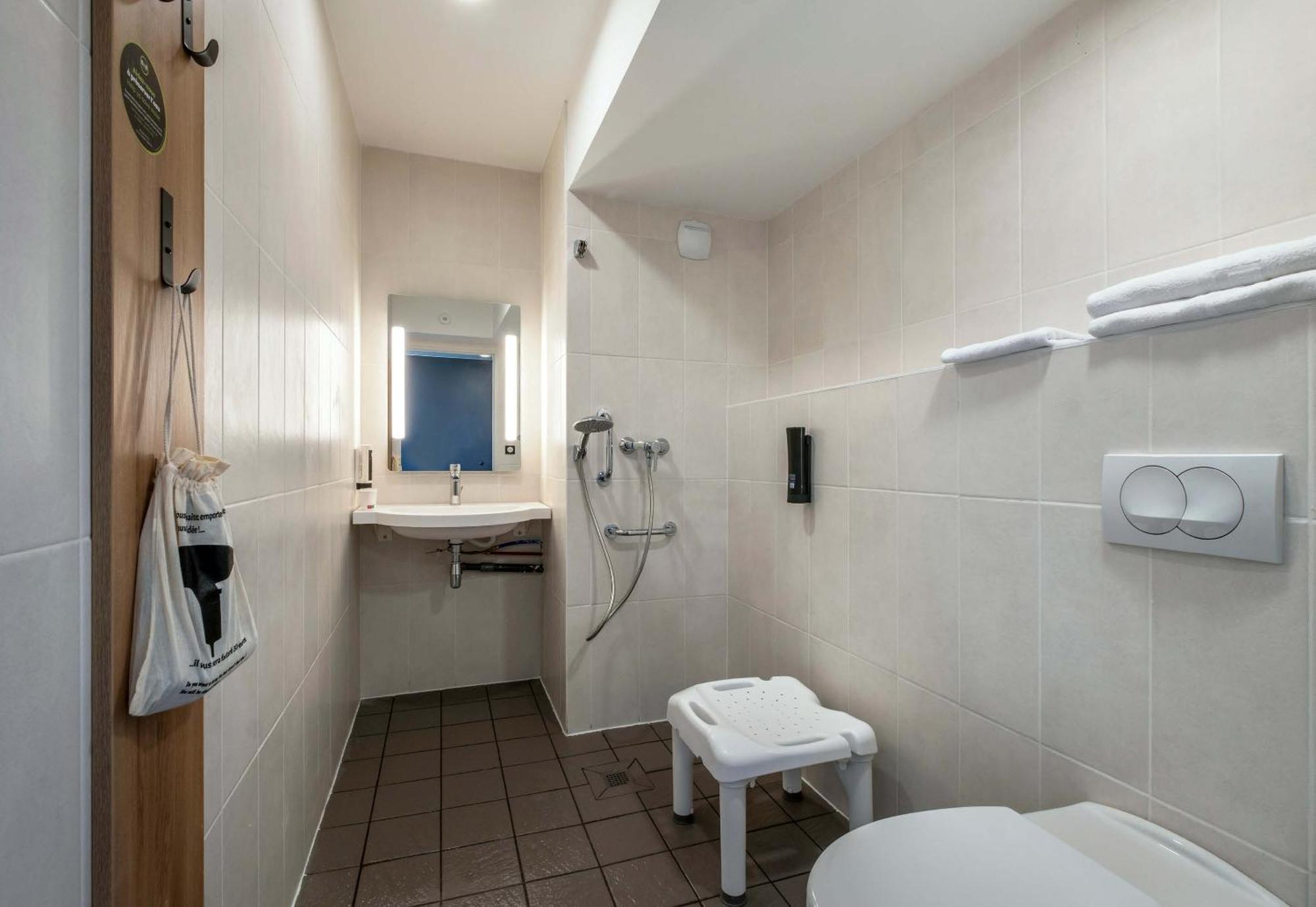 B&B Hotel Saintes 3*